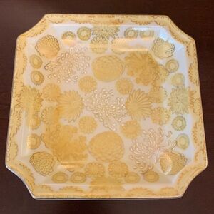 Vintage Japanese chrysanthemum tray